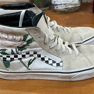 Men’s size 8 Vans old Skool high tops - Flower print/checkerboard.